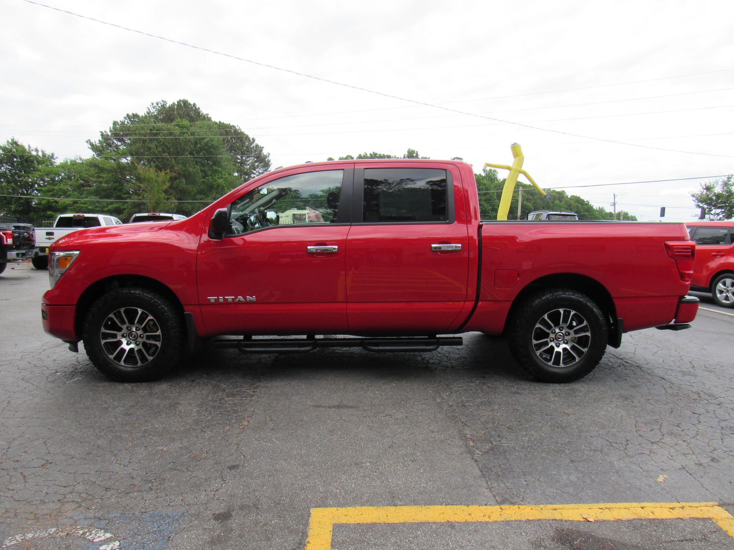 Used 2021 Nissan Titan SV w/ Accessory Utility Package RWD image 4