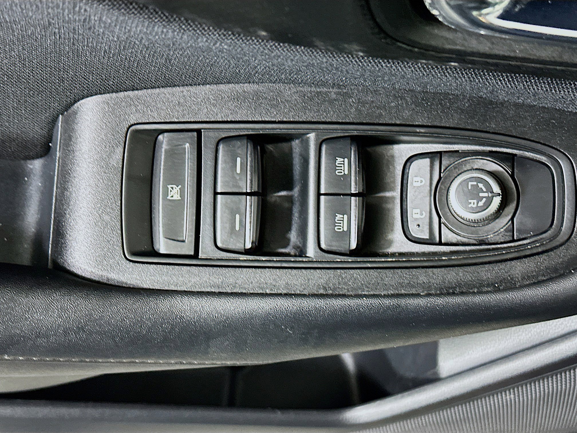Used 2020 Subaru Outback Premium image 14