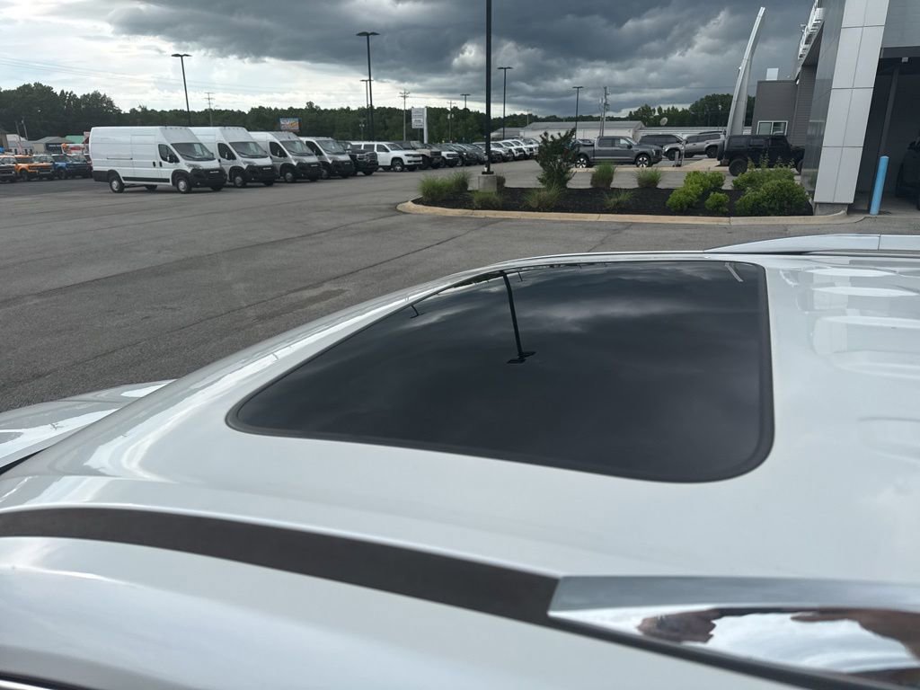 Used 2021 Chevrolet Traverse Premier w/ LPO, Floor Liner Package AWD/4WD image 6