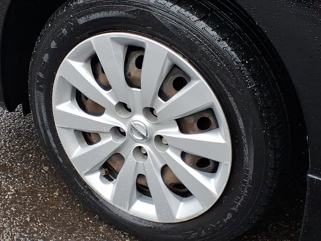 Used 2015 Nissan Sentra S image 10