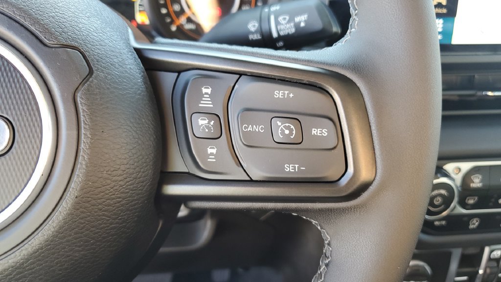 Used 2025 Jeep Gladiator Sport AWD/4WD image 30