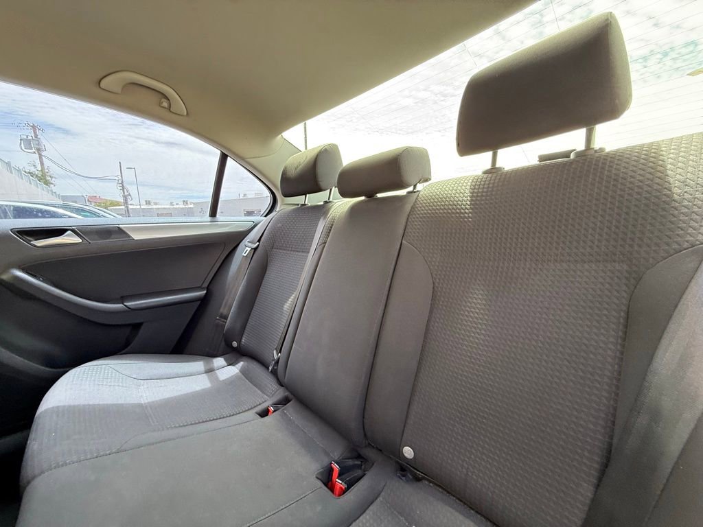 Used 2016 Volkswagen Jetta SE FWD image 7