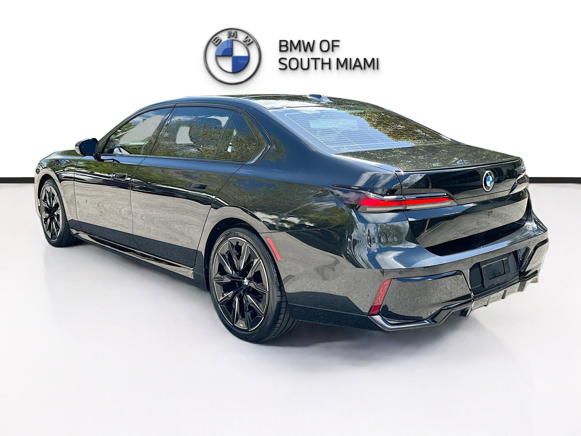 Certified 2024 BMW 740i image 5