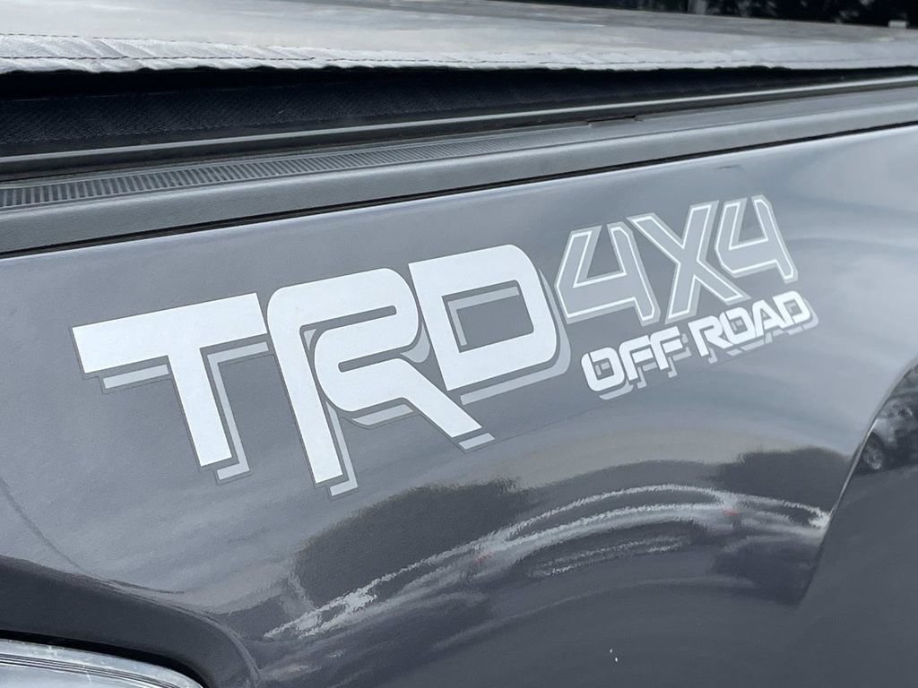 Used 2022 Toyota Tacoma TRD Off-Road w/ Technology Package AWD/4WD image 10