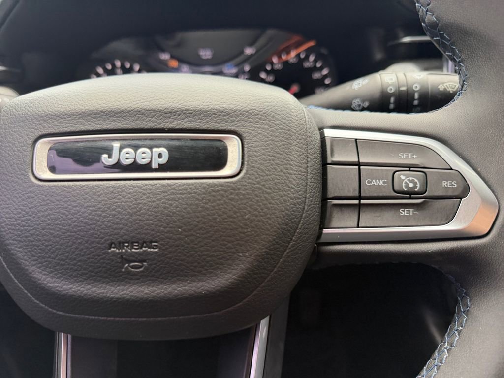 Used 2022 Jeep Compass Latitude FWD image 25