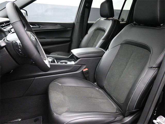 New 2025 Jeep Grand Cherokee Altitude image 13