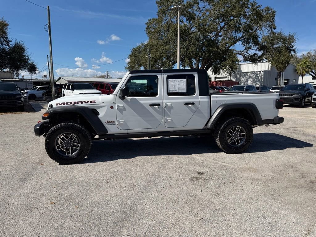 Used 2025 Jeep Gladiator Mojave w/ Convenience Group image 2