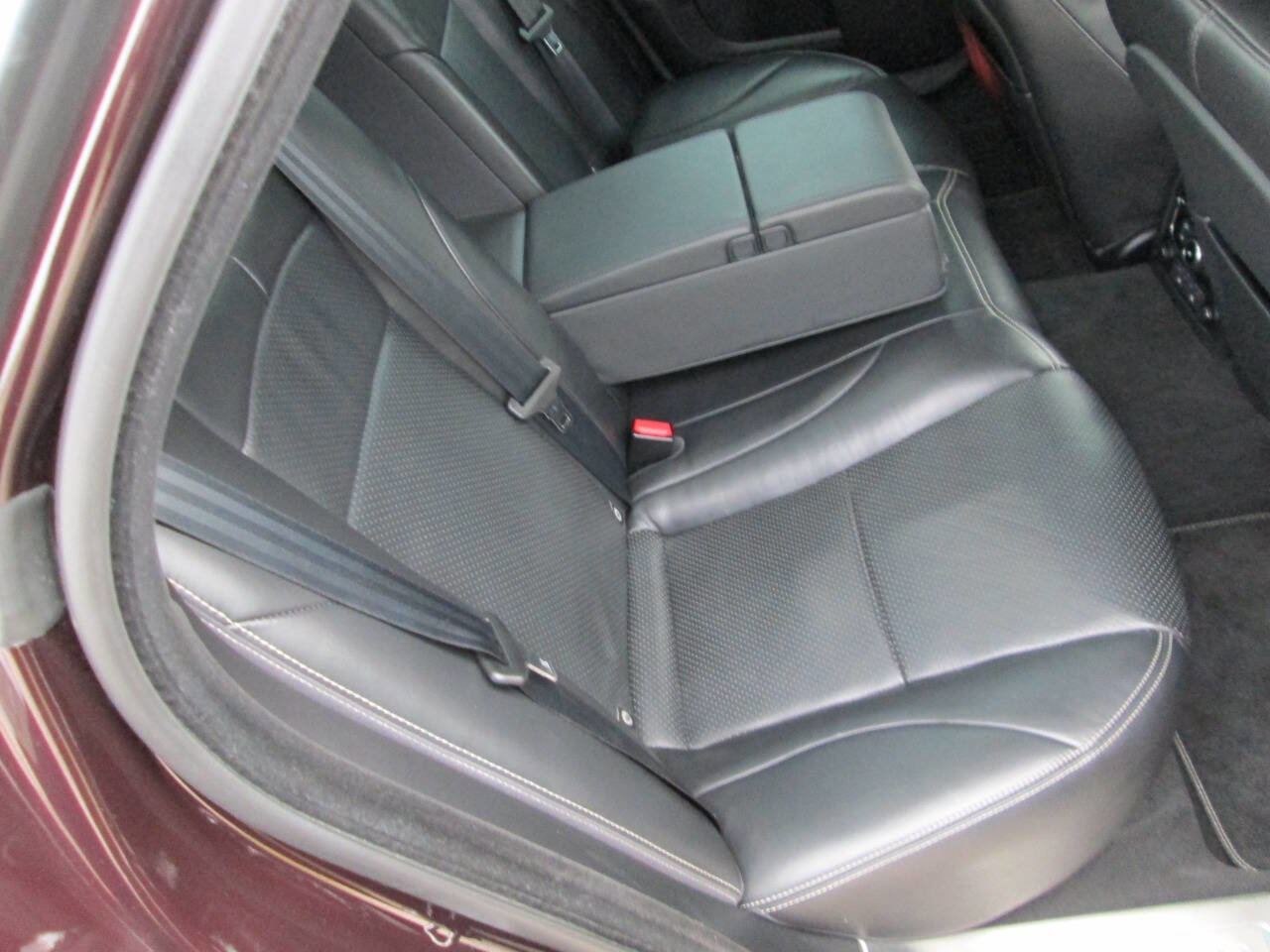 Used 2015 Jaguar XJ image 66