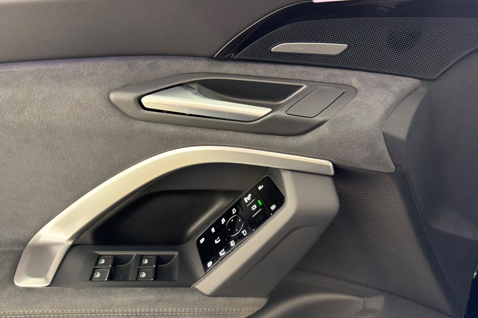 New 2025 Audi SQ5 Premium Plus image 10