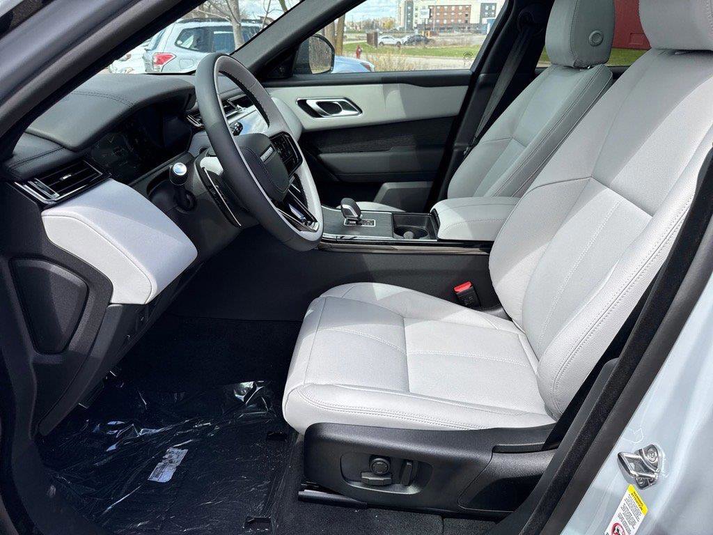 New 2026 Land Rover Range Rover Velar Dynamic SE image 5