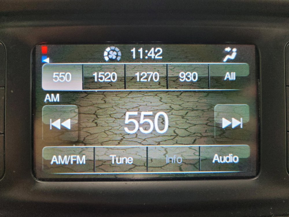 Used 2015 Jeep Cherokee Latitude w/ Cold Weather Group AWD/4WD image 25
