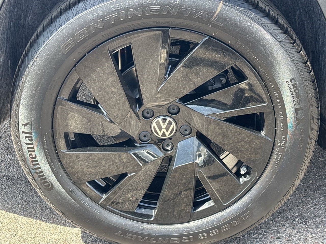 New 2026 Volkswagen Atlas Cross Sport SE FWD image 6