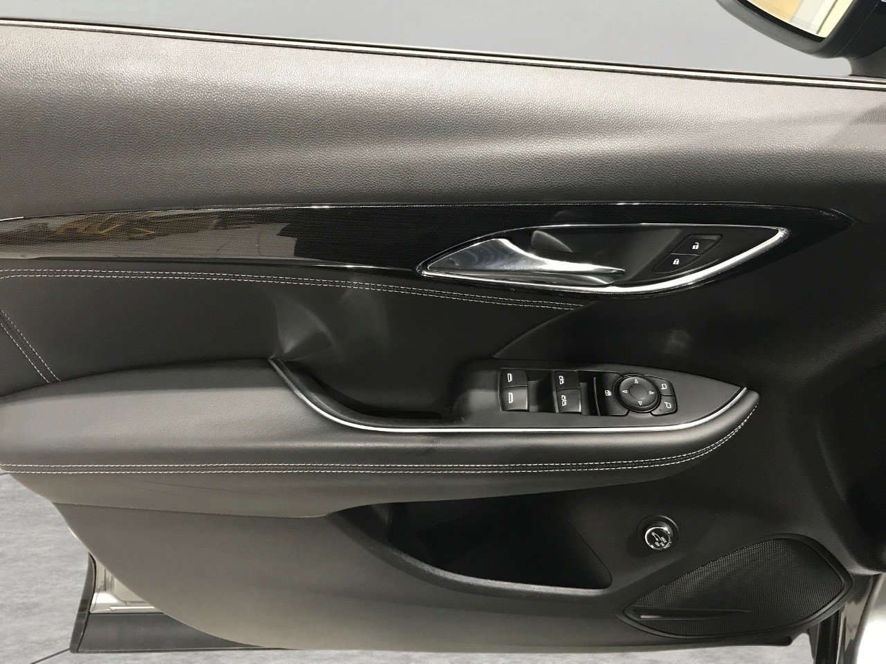 Certified 2023 Buick Envision Preferred w/ Sport Touring Package image 23