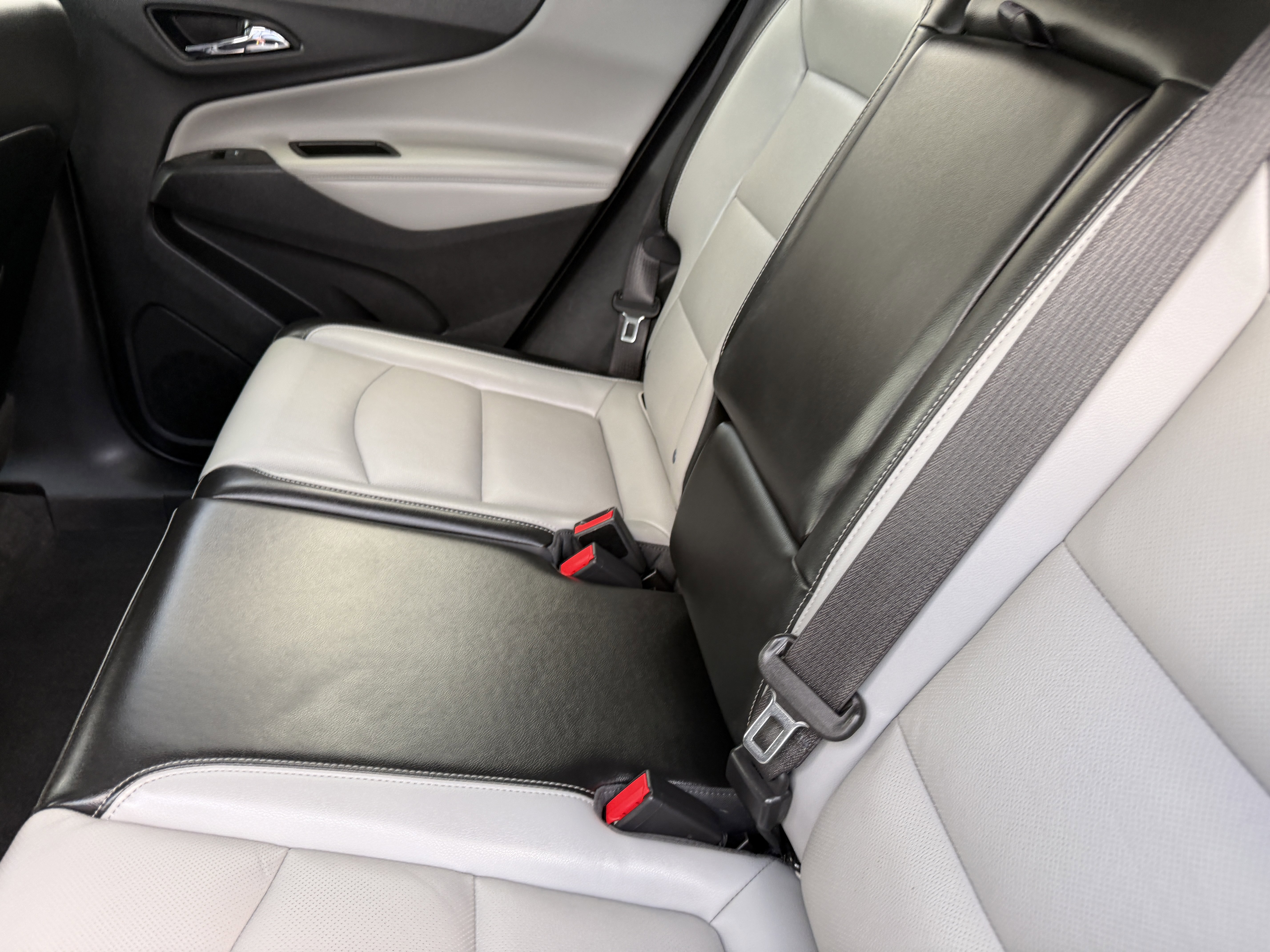 Used 2020 Chevrolet Equinox Premier image 17