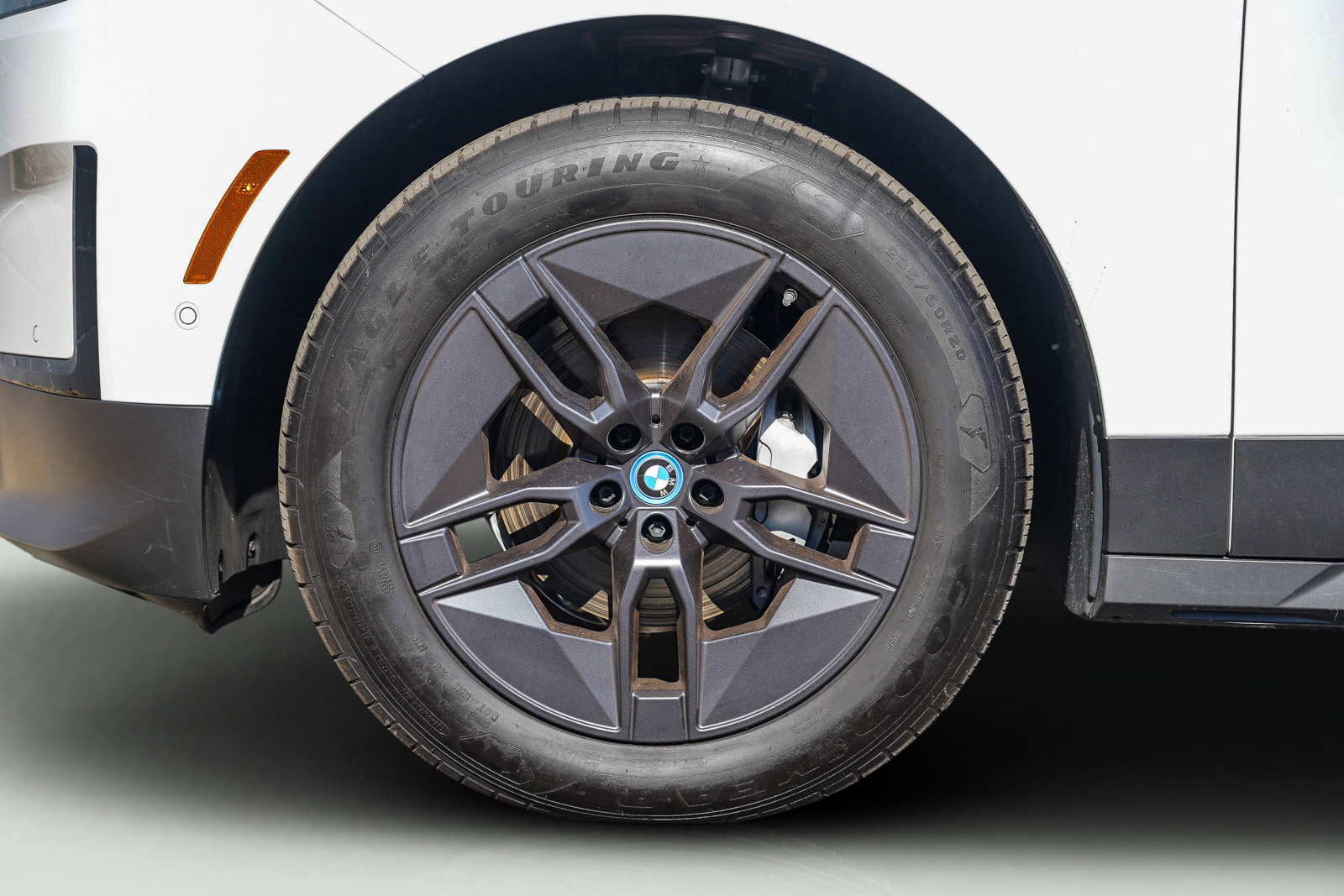 Used 2025 BMW iX xDrive50 image 11