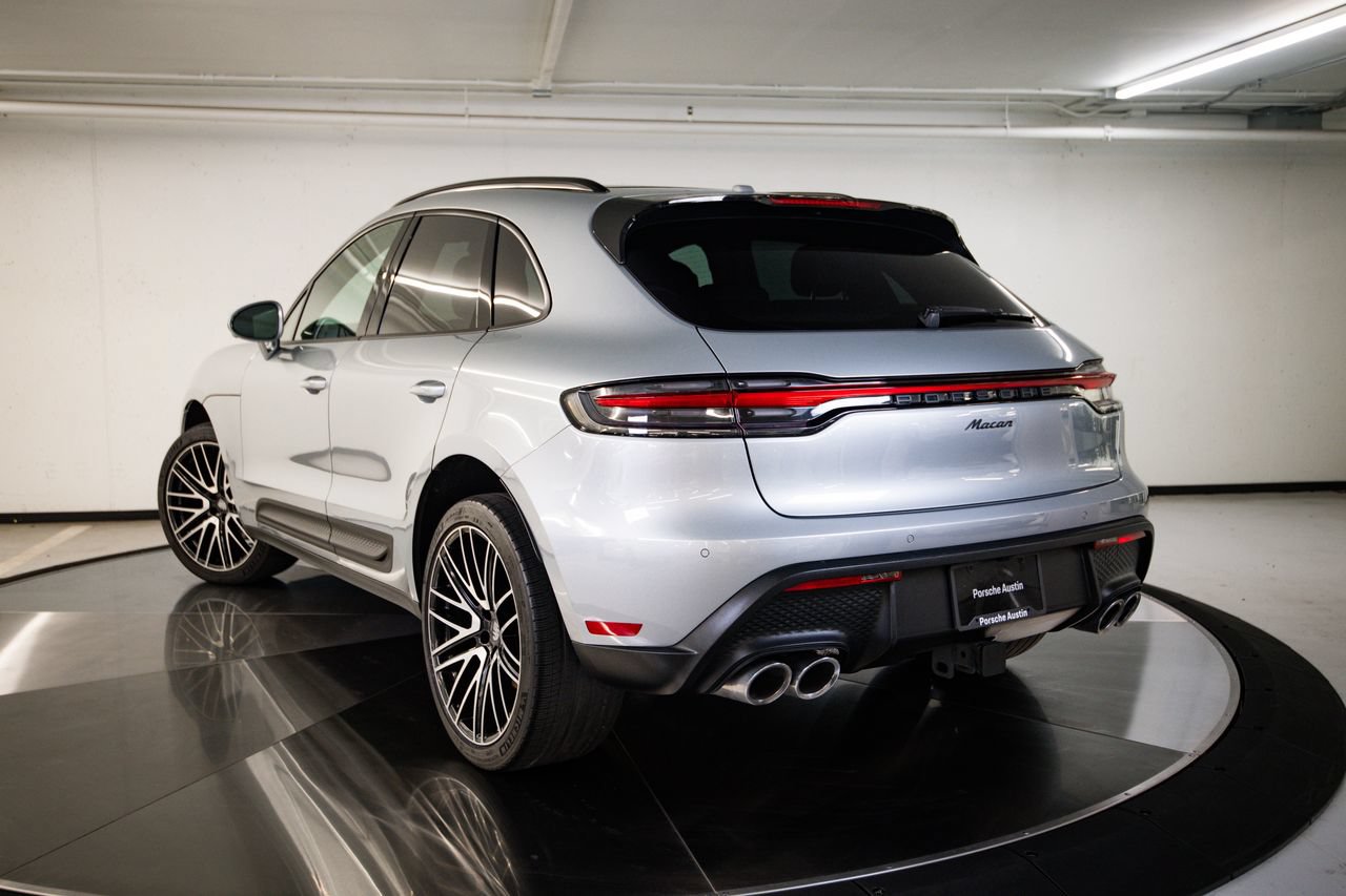 Certified 2024 Porsche Macan AWD/4WD image 3