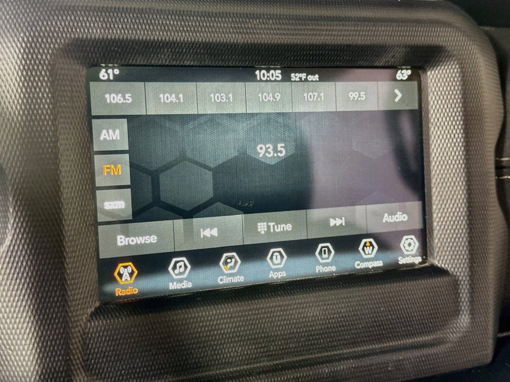 Used 2019 Jeep Wrangler Unlimited Sahara AWD/4WD image 27