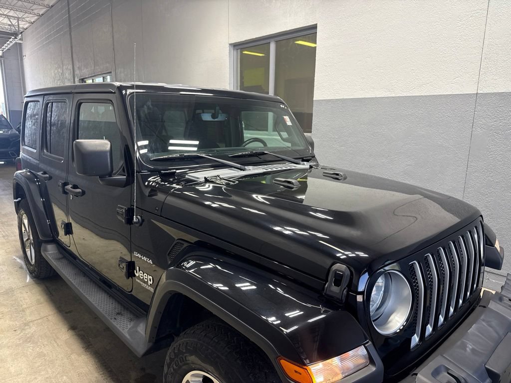 Used 2020 Jeep Wrangler Unlimited Sahara w/ Uconnect 4C Nav & Sound Group AWD/4WD image 4
