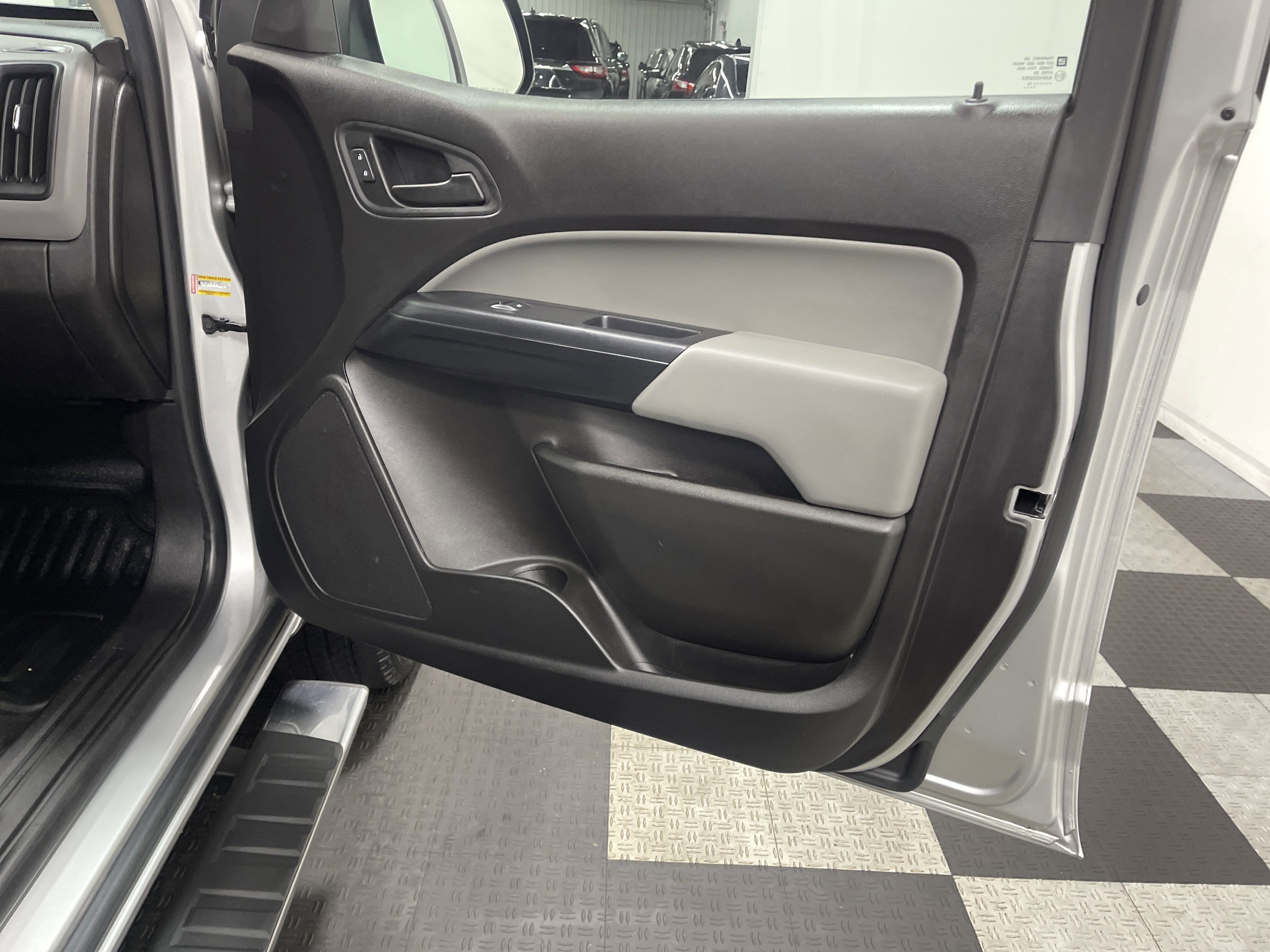 Used 2019 Chevrolet Colorado W/T image 17