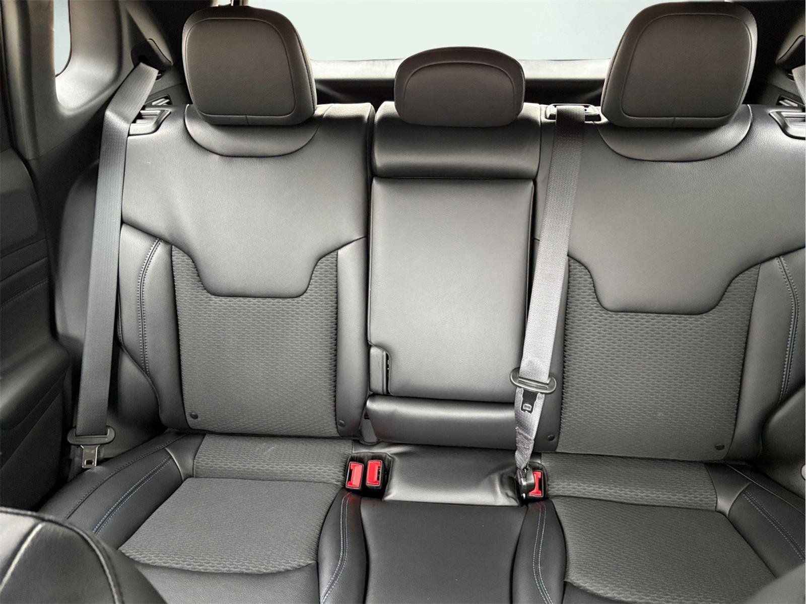 New 2026 Jeep Compass Latitude image 13