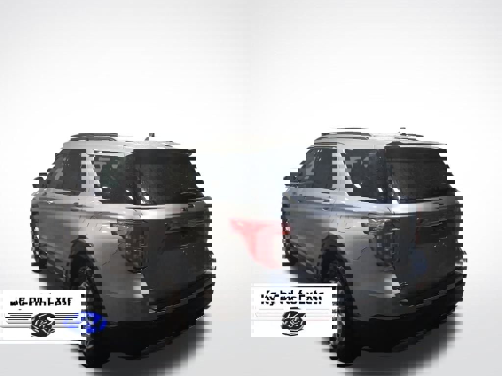 Used 2021 Ford Explorer XLT w/ Equipment Group 202A image 9