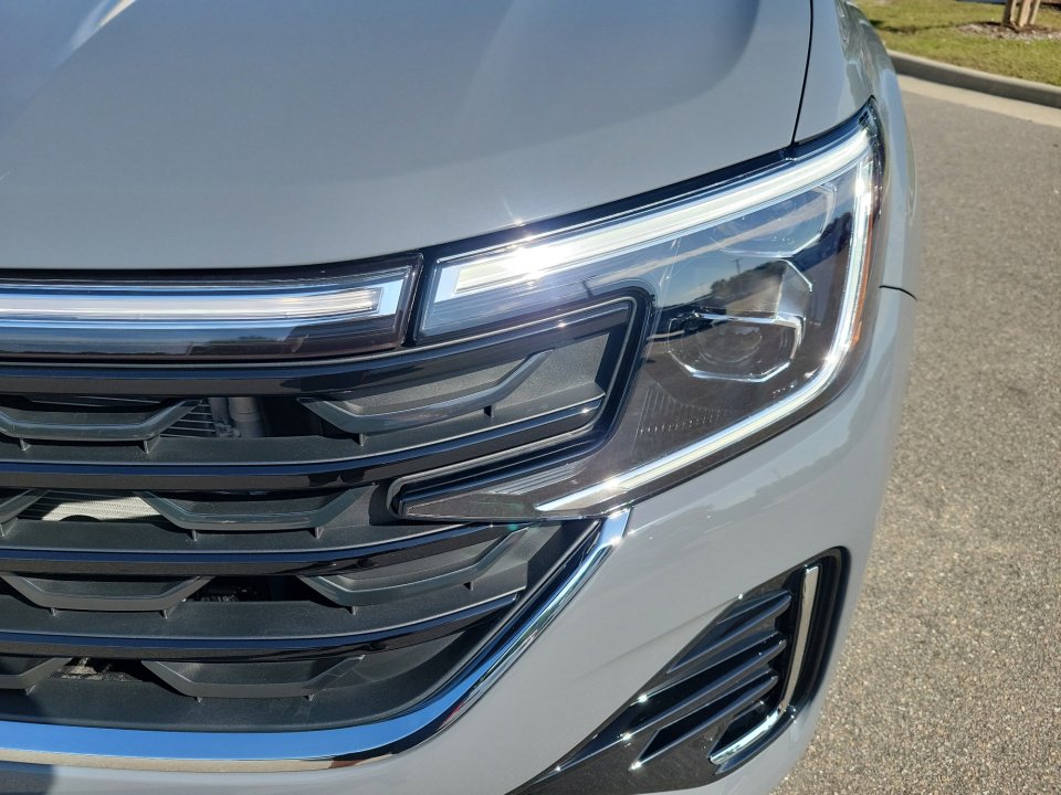 New 2025 Volkswagen Atlas Cross Sport SEL Premium R-Line image 26