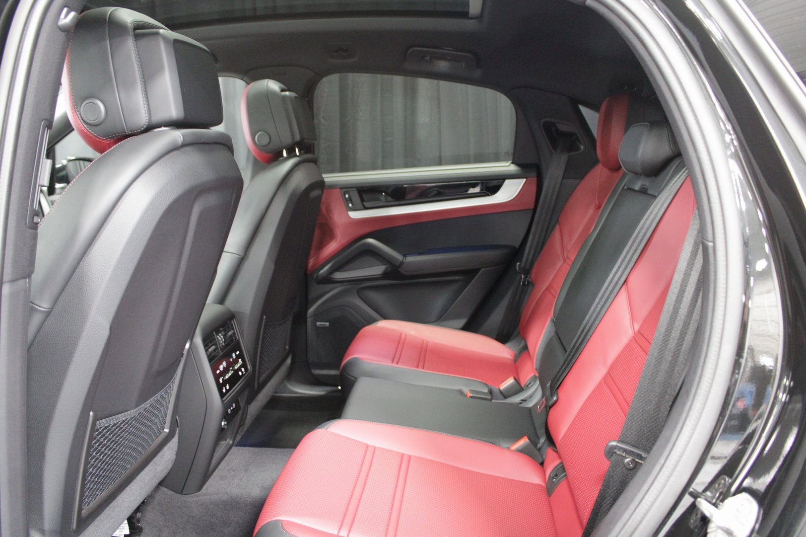 New 2026 Porsche Cayenne E-Hybrid Coupe image 22