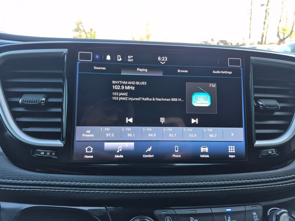 Used 2021 Chrysler Pacifica Touring w/ S Appearance Package image 21