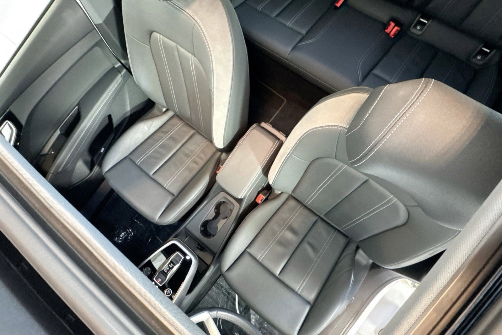 Used 2024 Audi Q4 e-tron Premium Plus image 20