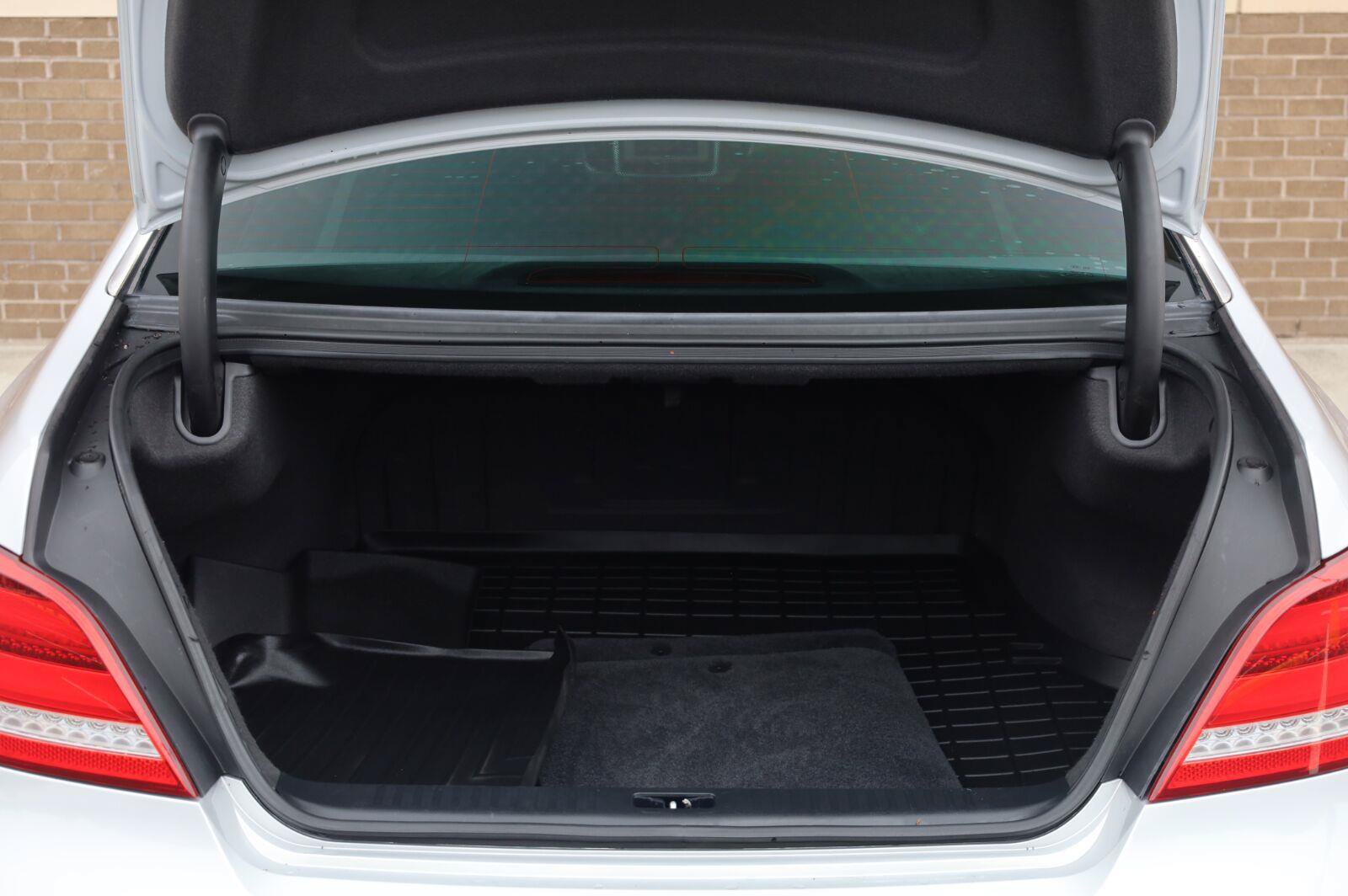 Used 2015 Hyundai Equus Signature RWD image 10