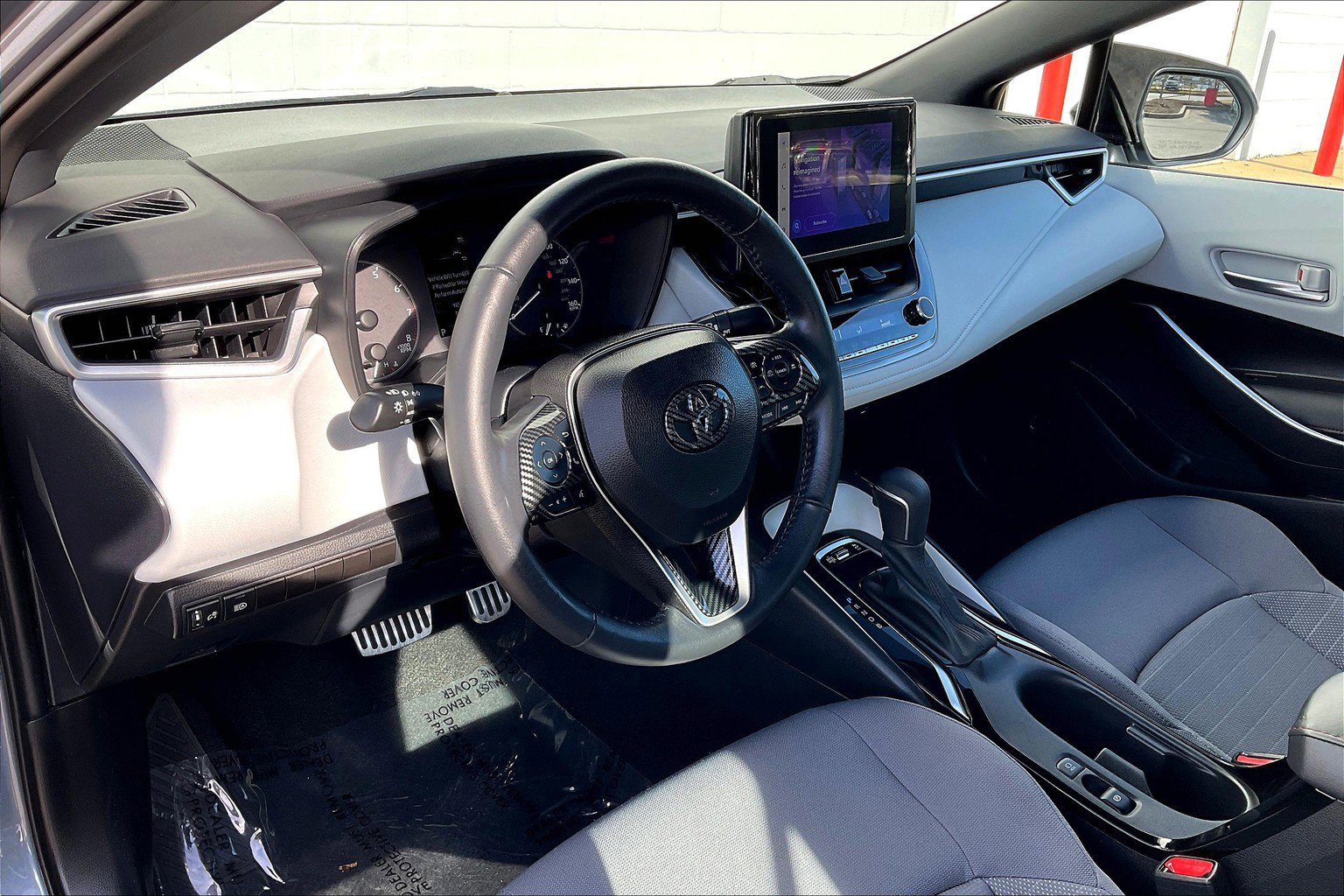 Used 2023 Toyota Corolla SE FWD image 18