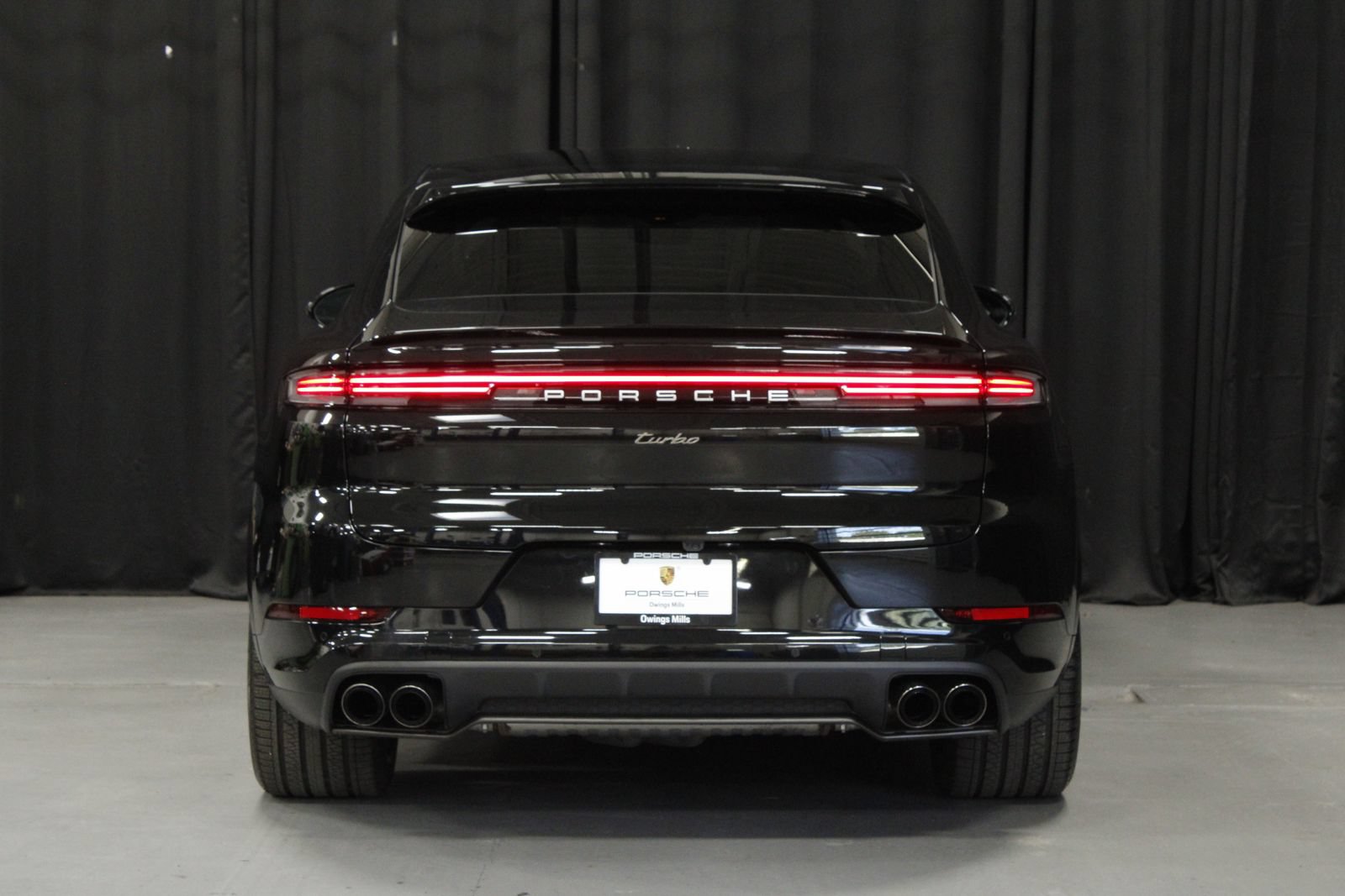 Certified 2025 Porsche Cayenne Turbo w/ Premium Package Plus AWD/4WD image 4