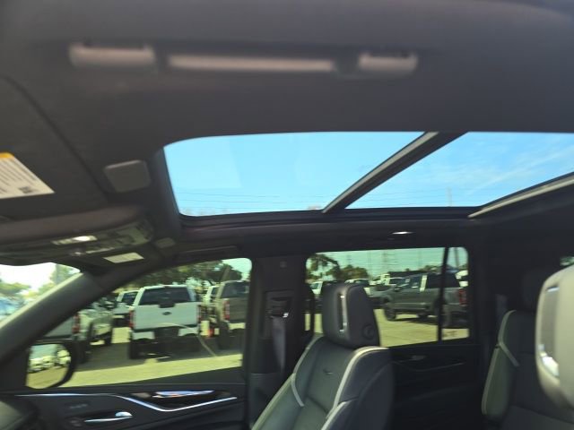 Used 2023 Cadillac Escalade ESV Sport w/ LPO, ONYX Package image 9