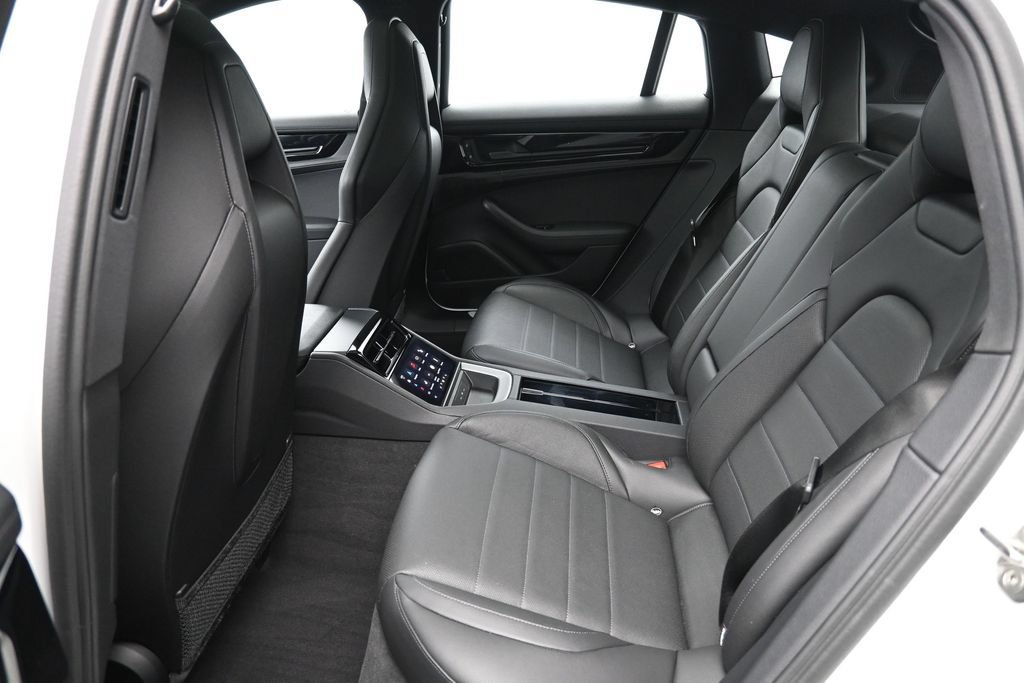 Certified 2025 Porsche Panamera RWD image 7