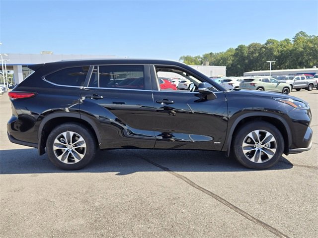 Used 2023 Toyota Highlander XLE video 2