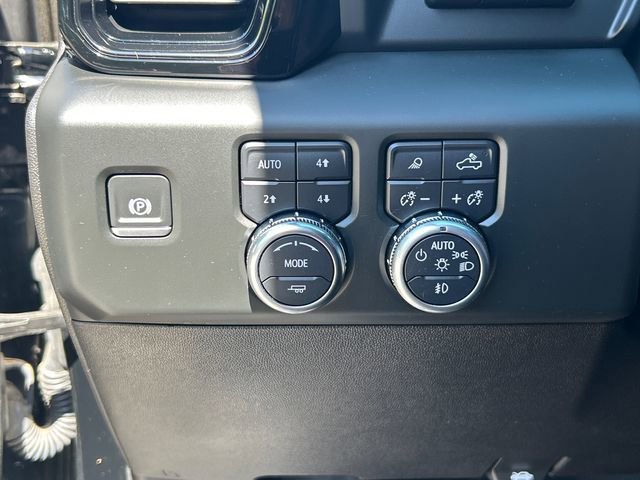 Used 2024 GMC Sierra 2500 AT4 w/ AT4 Premium Plus Package AWD/4WD image 34