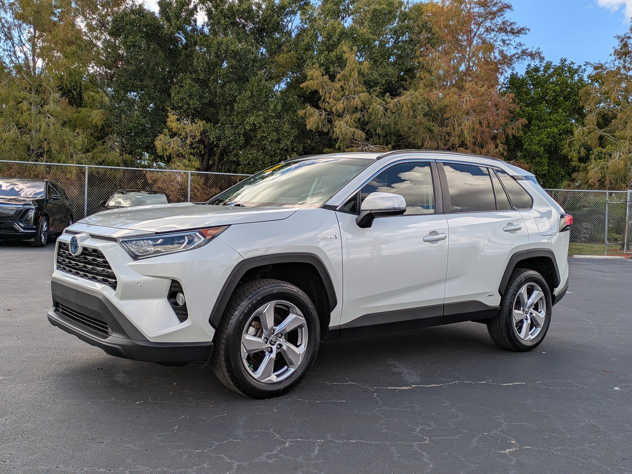 Used 2021 Toyota RAV4 XSE image 2