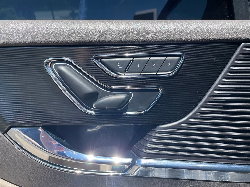 Used 2022 Lincoln Corsair Reserve FWD image 11