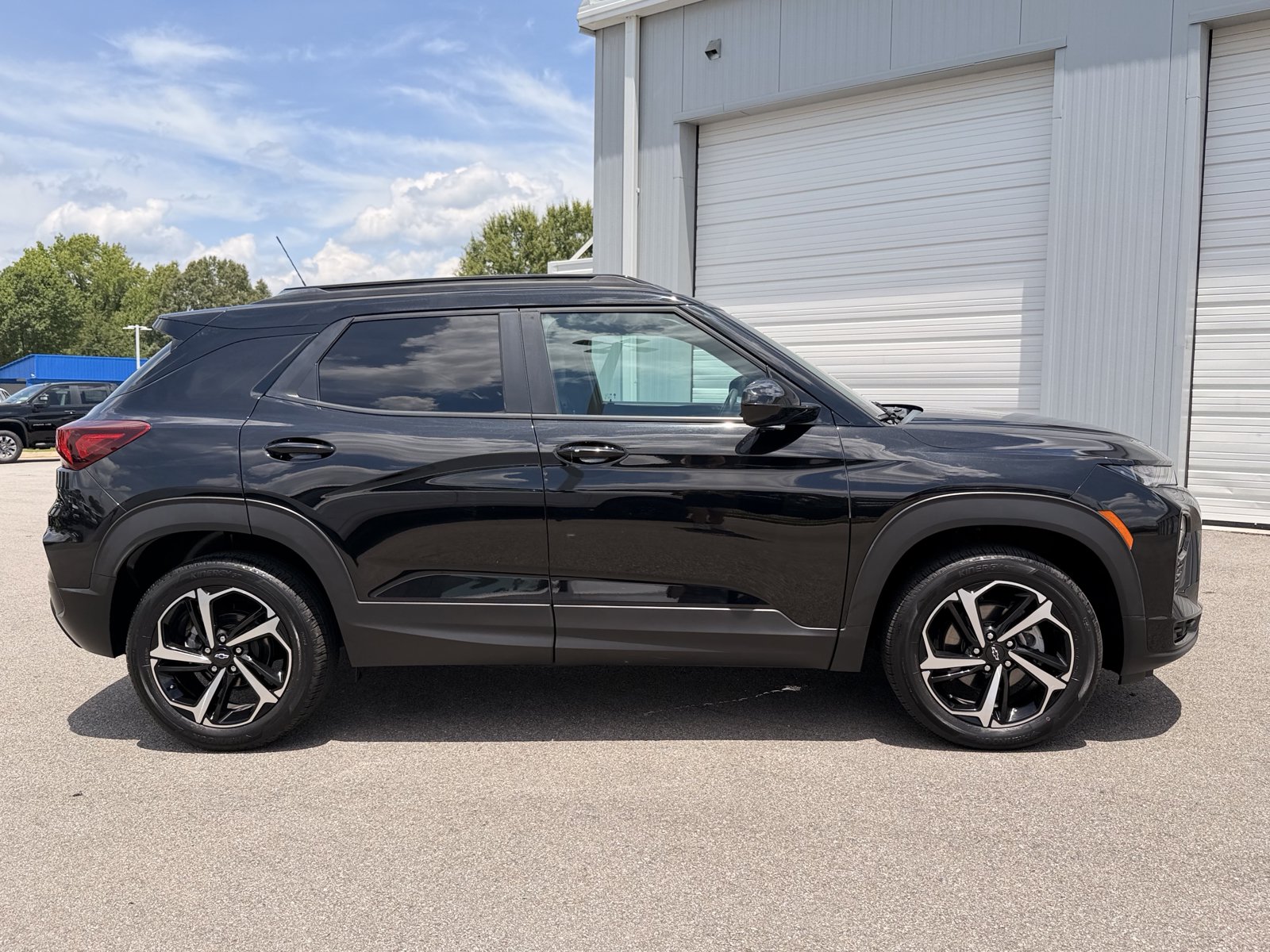 Used 2023 Chevrolet TrailBlazer RS w/ Convenience Package AWD/4WD image 13