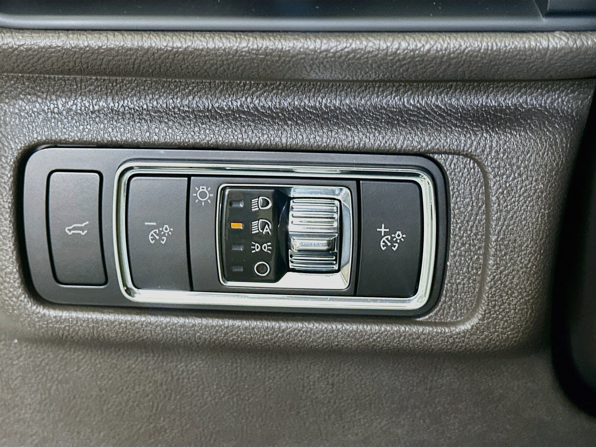 Used 2024 Lincoln Corsair FWD w/ Equipment Group 101A image 17