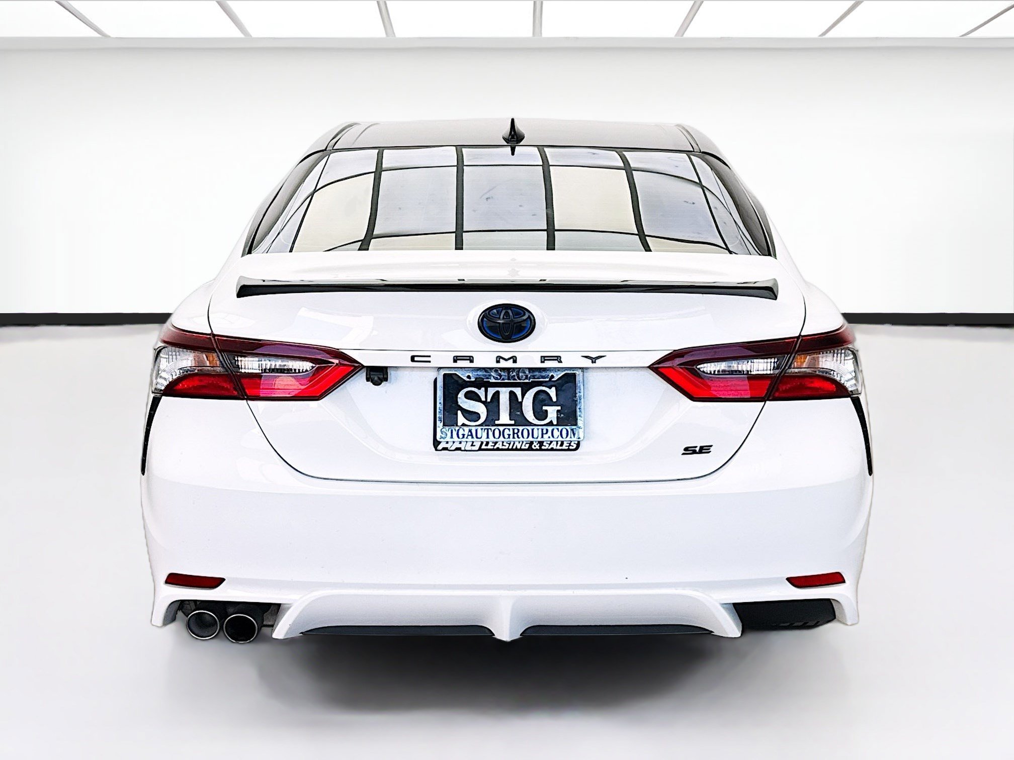 Used 2023 Toyota Camry SE FWD image 5