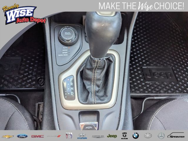 Used 2015 Jeep Cherokee Sport w/ Cold Weather Group AWD/4WD image 16