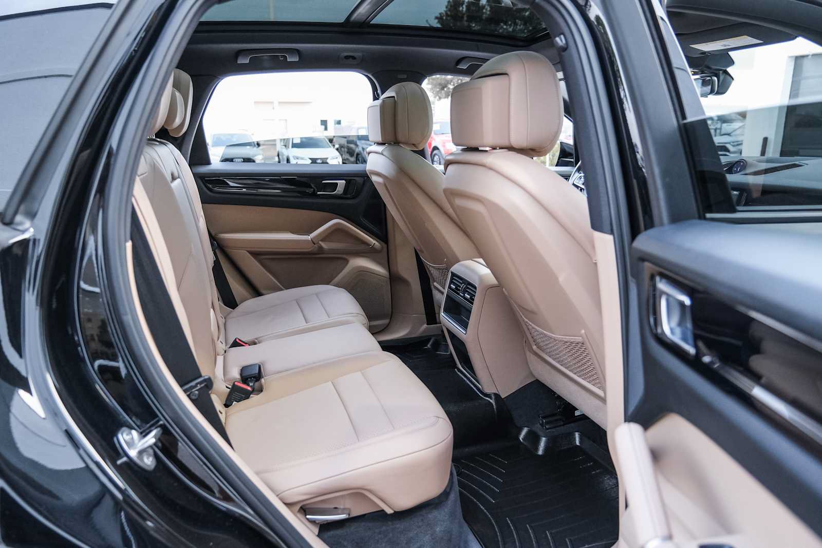 Used 2019 Porsche Cayenne AWD/4WD image 30