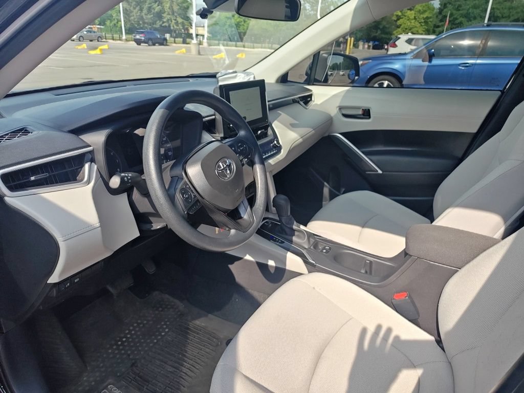 Used 2025 Toyota Corolla Cross L FWD image 6