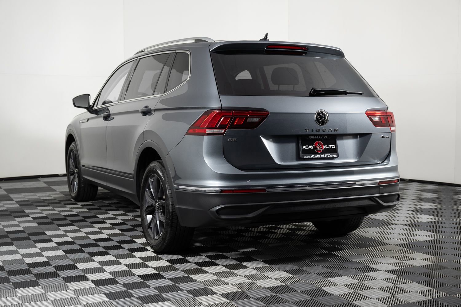 Used 2023 Volkswagen Tiguan SE image 5
