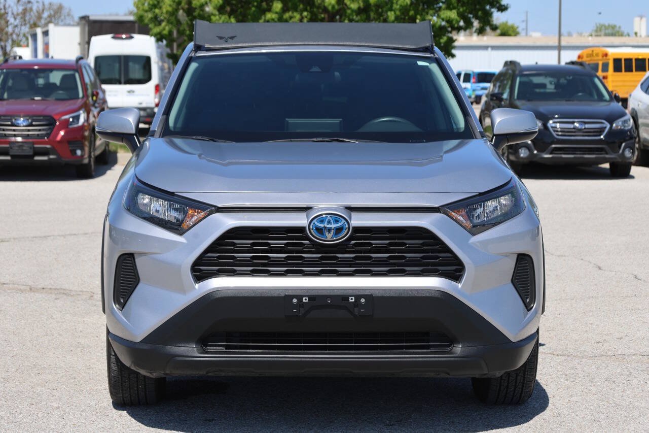 Used 2021 Toyota RAV4 LE AWD/4WD image 2