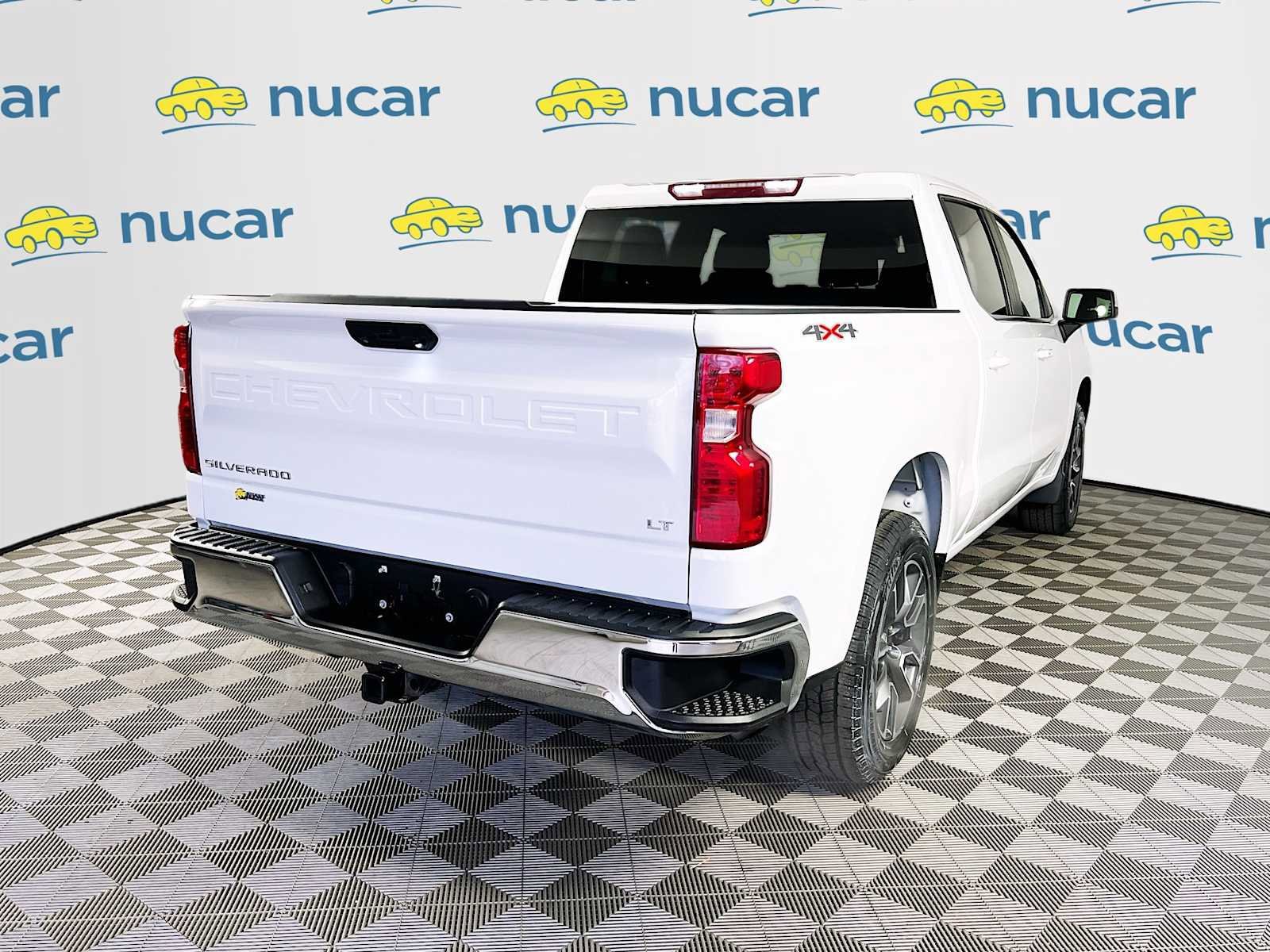 Used 2023 Chevrolet Silverado 1500 LT AWD/4WD image 7
