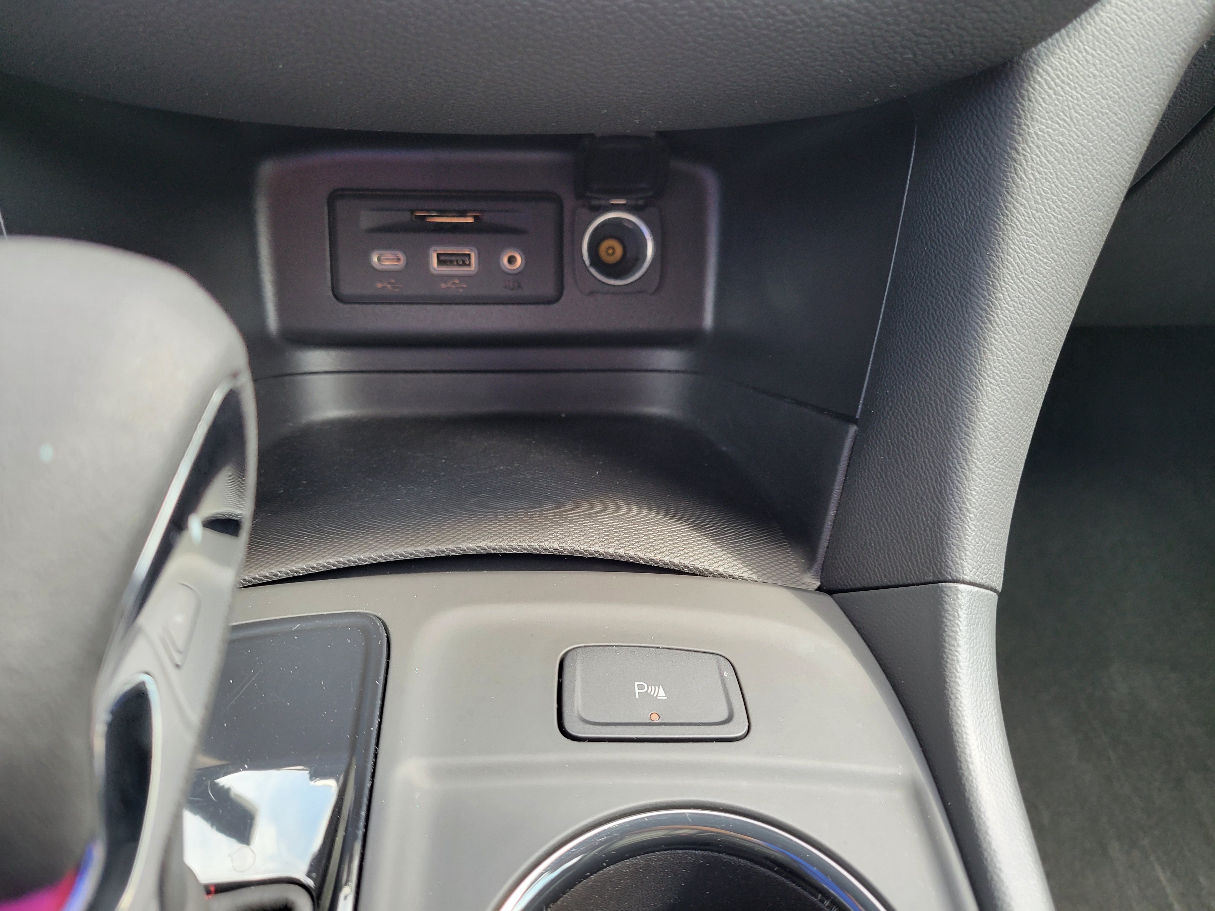 Certified 2024 Chevrolet Equinox RS w/ RS Leather Package FWD image 23