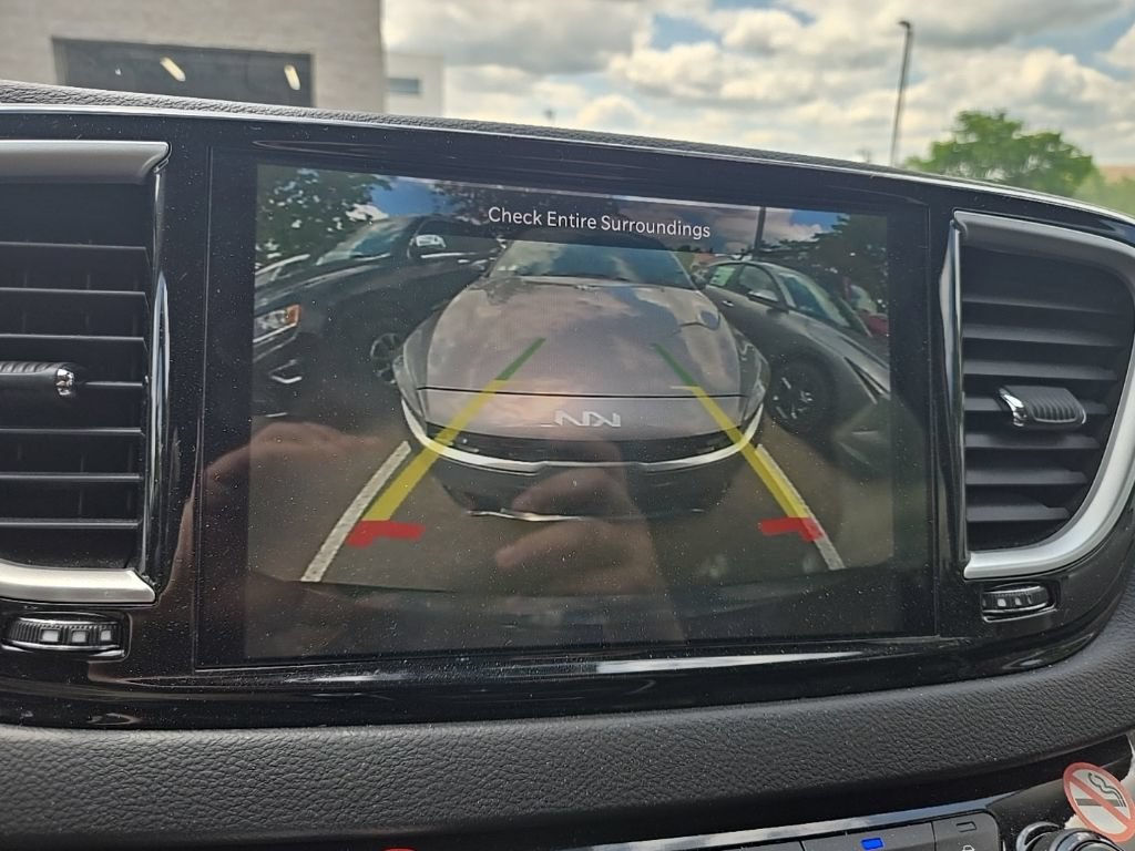 Used 2023 Chrysler Pacifica Touring-L FWD image 20