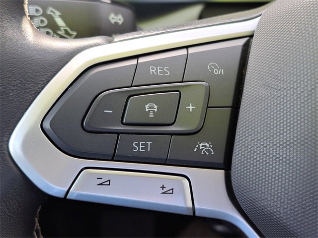 Used 2024 Volkswagen Taos SE image 17